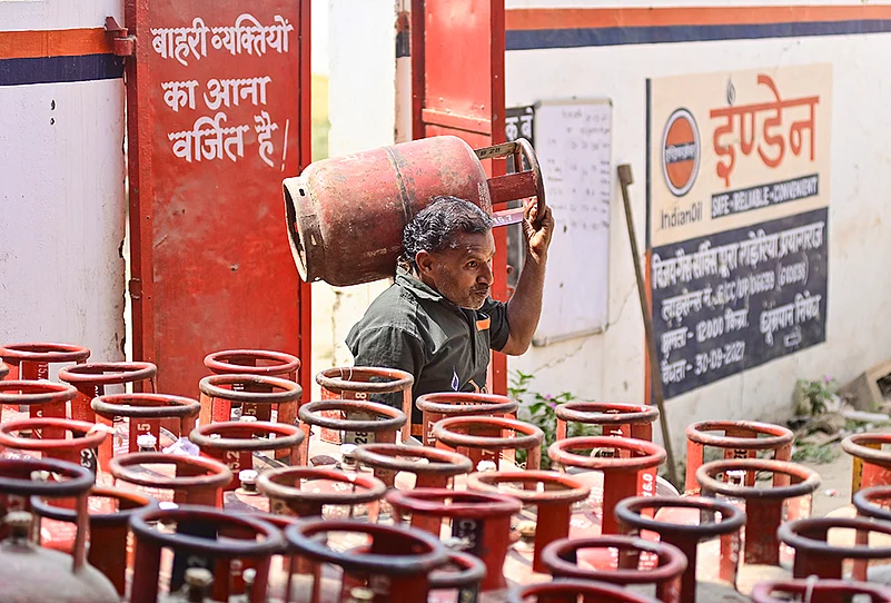 Middle East conflict LPG supply shortage in Prayagraj