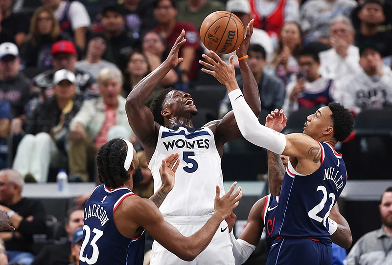 Los Angeles Clippers Vs Minnesota Timberwolves NBA basketball-