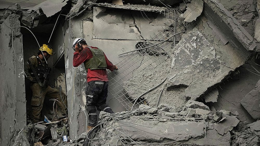 | Photo: AP /Leo Correa : Middle East Conflict