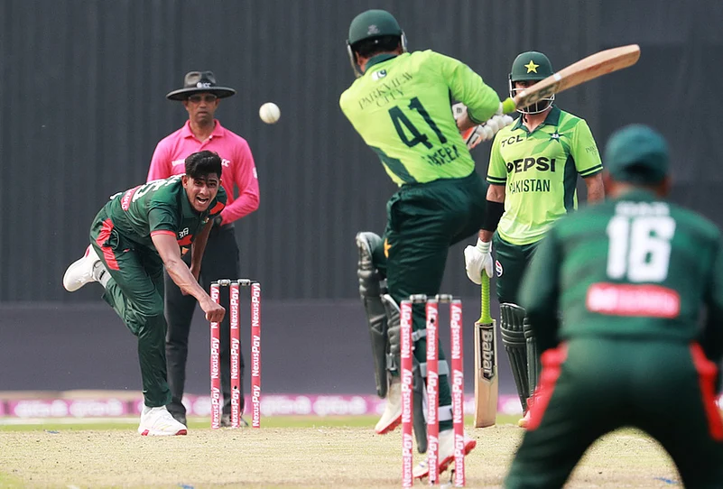Bangladesh Vs Pakistan 1st ODI cricket match-Nahid Rana