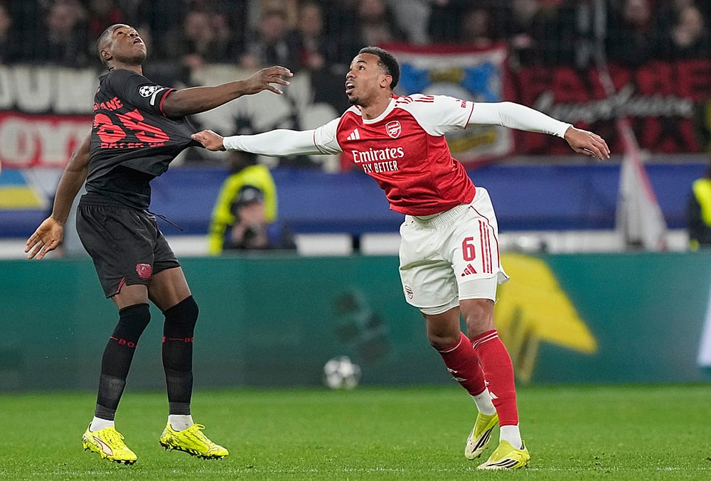 Bayer Leverkusen vs Arsenal Champions League soccer-Gabriel