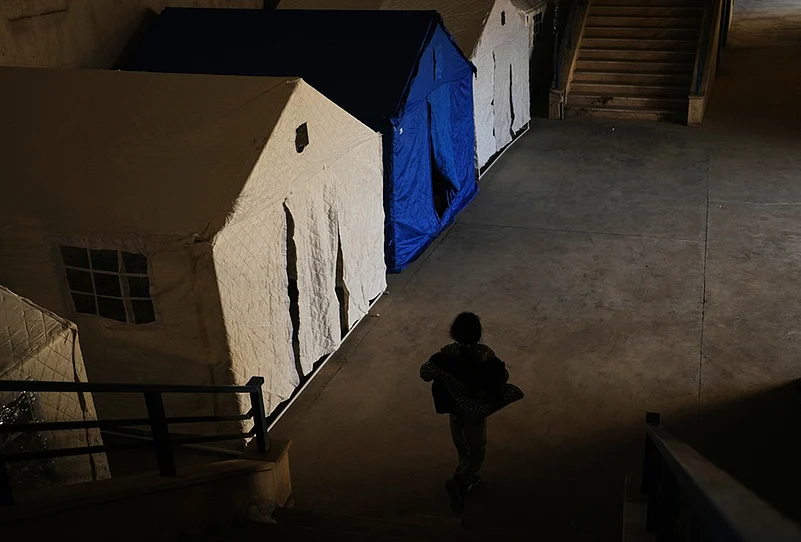 Displaced Lebanese families in shelter