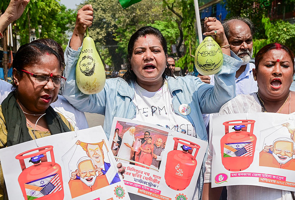 LPG crisis: Congress protest in Kolkata