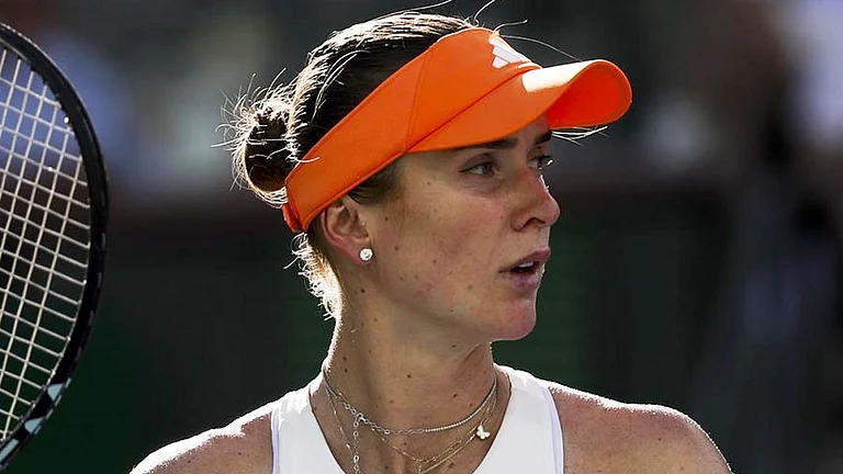 Elina Svitolina in action against Iga Swiatek in the Indian Wells Open 2026 quarter-final. - BNPPARIBASOPEN/X
