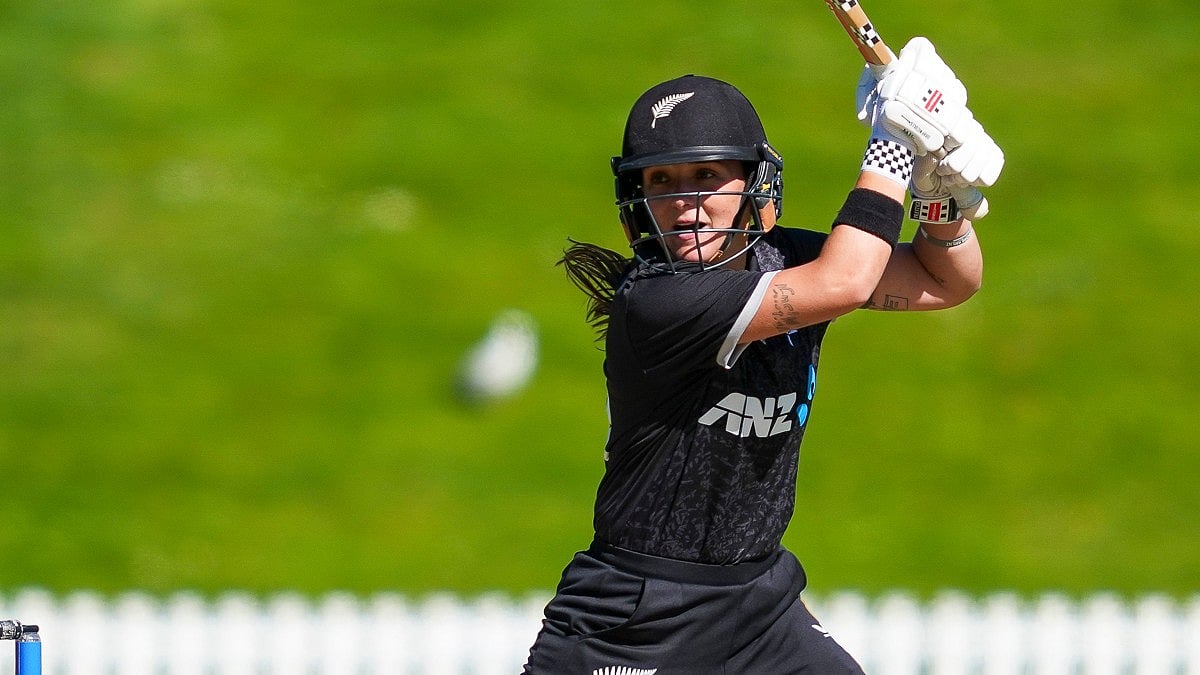 NZ-W thumped SA-W by 80 runs in the first T20I. - X/WHITE_FERNS