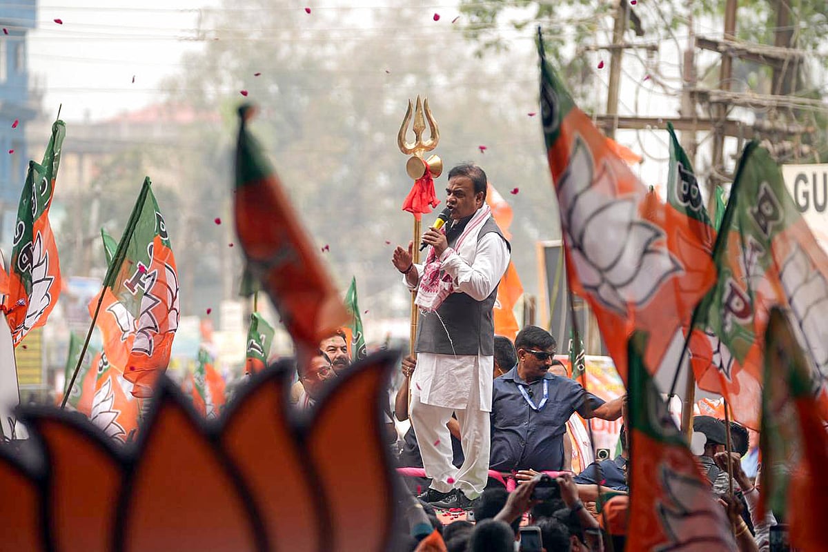 Assam CM Himanta Biswa Sarma during the Jana Ashirwad Yatra ahead of upcoming assembly elections at Tihu, in Nalbari Nalbari Assam  - IMAGO / ANI News