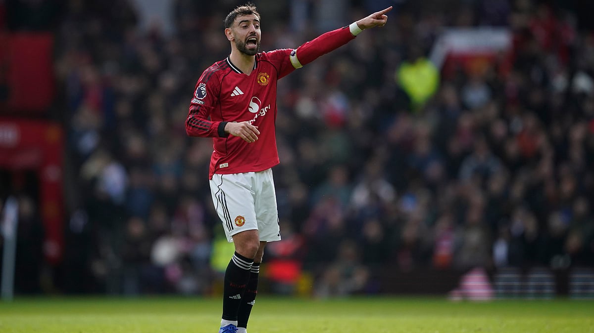 Manchester United's Bruno Fernandes reacts during the Premiier League soccer match between Manchester United and Aston Villa in Manchester, England, Sunday, March 15, 2026.  - | Photo: AP/Dave Thompson