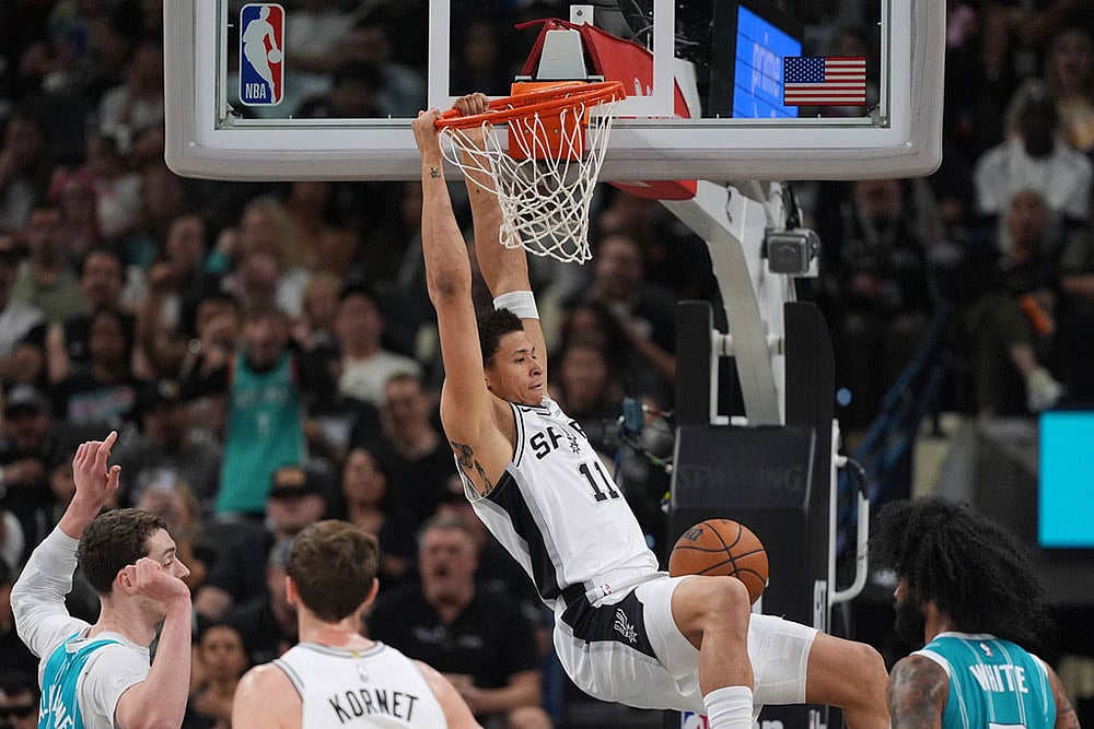 NBA: Charlotte Hornets vs San Antonio Spurs