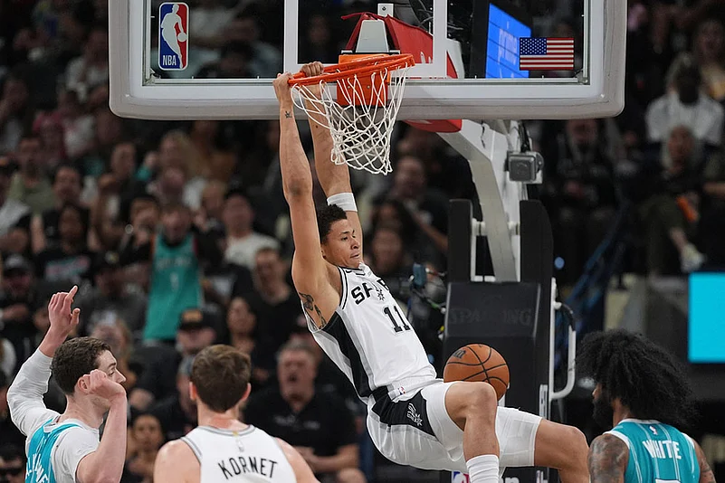 NBA: Charlotte Hornets vs San Antonio Spurs