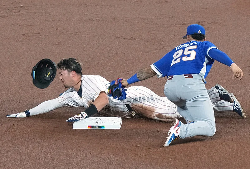 Venezuela Vs Japan World Baseball Classic 2026 quarterfinal match-Japans Seiya Suzuki