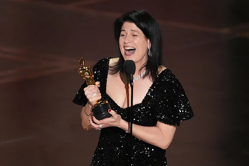Cassandra Kulukundis accepts Oscar for Best Casting