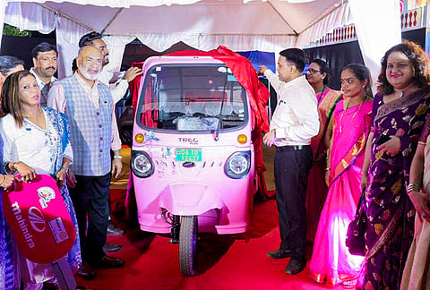 Goa Chief Minister Pramod Sawant unveils an e rickshaw during Swayampurna Goa SARAS 2026, in Panaji, Goa. 