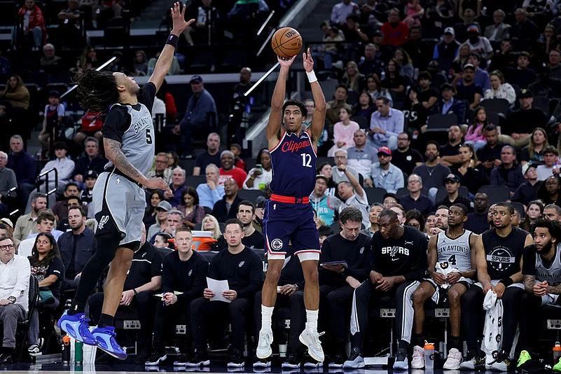 NBA Basketball Game: San Antonio Spurs vs Los Angeles Clippers