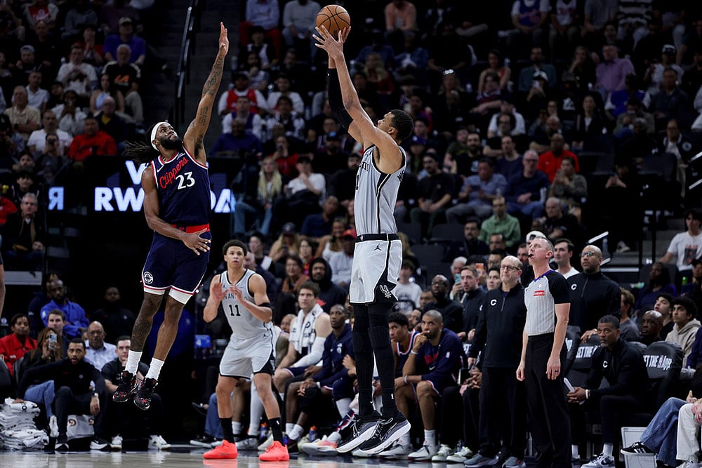 NBA Basketball: Los Angeles Clippers vs San Antonio Spurs