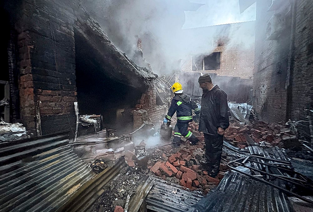 Fire at hotel in Anantnag