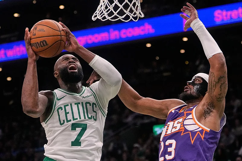 Basketball: Phoenix Suns vs Boston Celtics