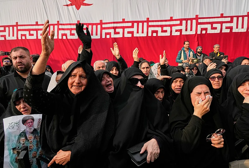 Photos from the Mideast in the 2nd week of the Iran war