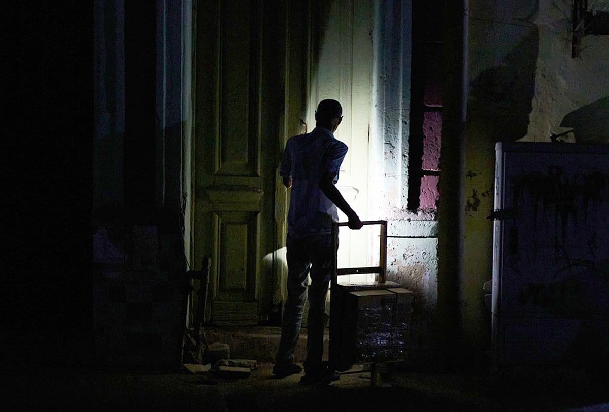 Cuba Blackout -Cuba plunged into islandwide blackout as power crisis worsens