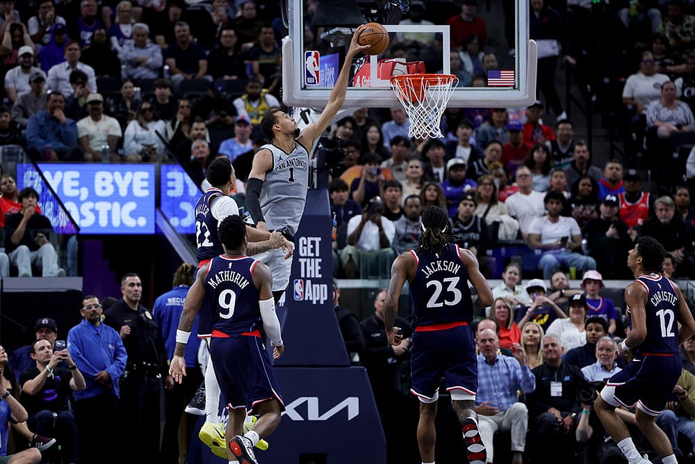 NBA Basketball Game: Los Angeles Clippers vs San Antonio Spurs