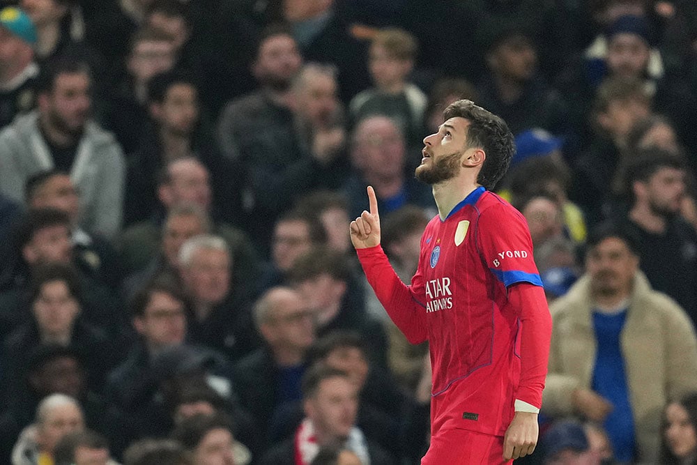 Champions League Soccer Match: Paris Saint-Germain vs Chelsea