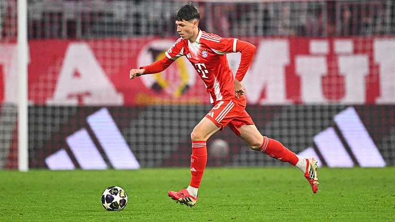 Bayern Munich's Filip Pavic moves the ball against Atalanta Bergamo, Wednesday, March 18, 2026, in Munich, Germany. - | Photo: dpa/Tom Weller via AP