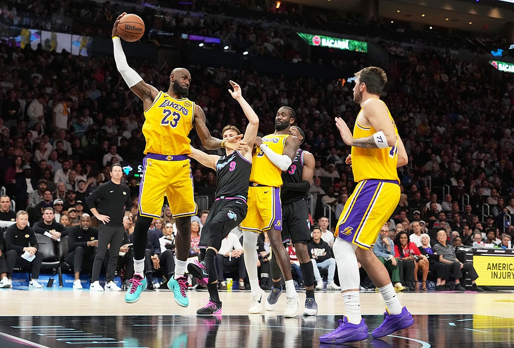 Miami Heat Vs Los Angeles Lakers NBA Basketball game-LeBron James