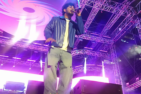 'Gulaabi Sadi' fame Sanju Rathod performs at the Mix event.
