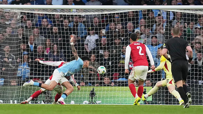 Arsenal vs Manchester City, EFL Cup 2025-26 Final Kepa Arrizabalaga mistake Nico O’reilly