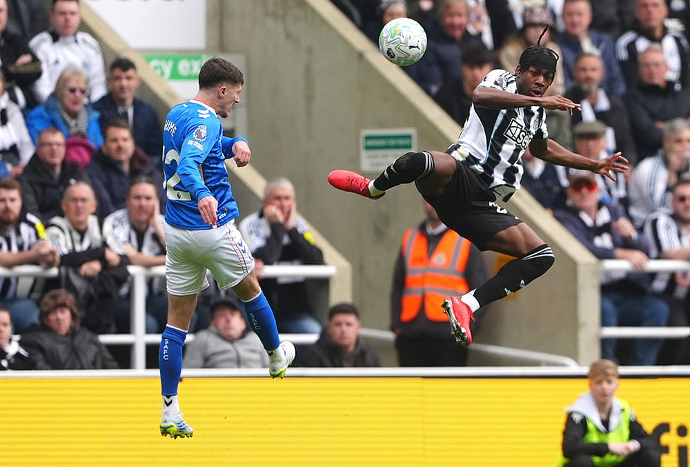 Newcastle vs Sunderland premier league soccer match-Trai Hume