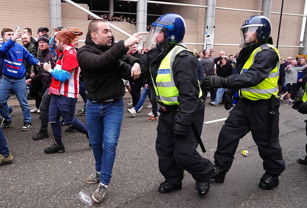 Newcastle vs Sunderland premier league soccer match-Sunderland fans