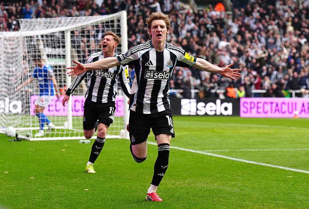 Newcastle vs Sunderland premier league soccer match-Anthony Gordon