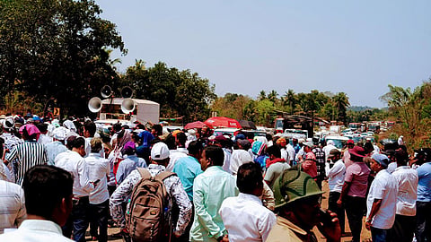Mango and cashew farmers from the Konkan region stage a protest under the leadership of Raju Shetti of Swabhimani Shetkari Sanghatana, blocking the Mumbai–Goa National Highway from 11 AM on March 23, demanding urgent government action after crop losses caused by erratic weather.