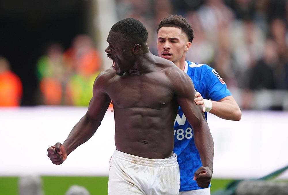 Newcastle vs Sunderland premier league soccer match-Brian Brobbey