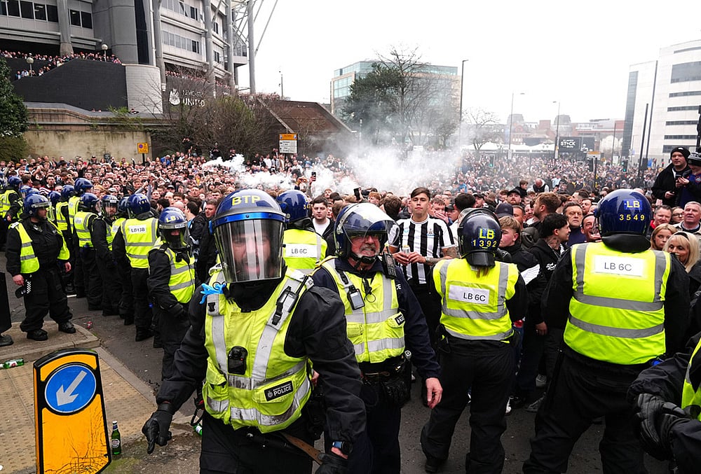 Newcastle vs Sunderland premier league soccer match-Newcastle United fans