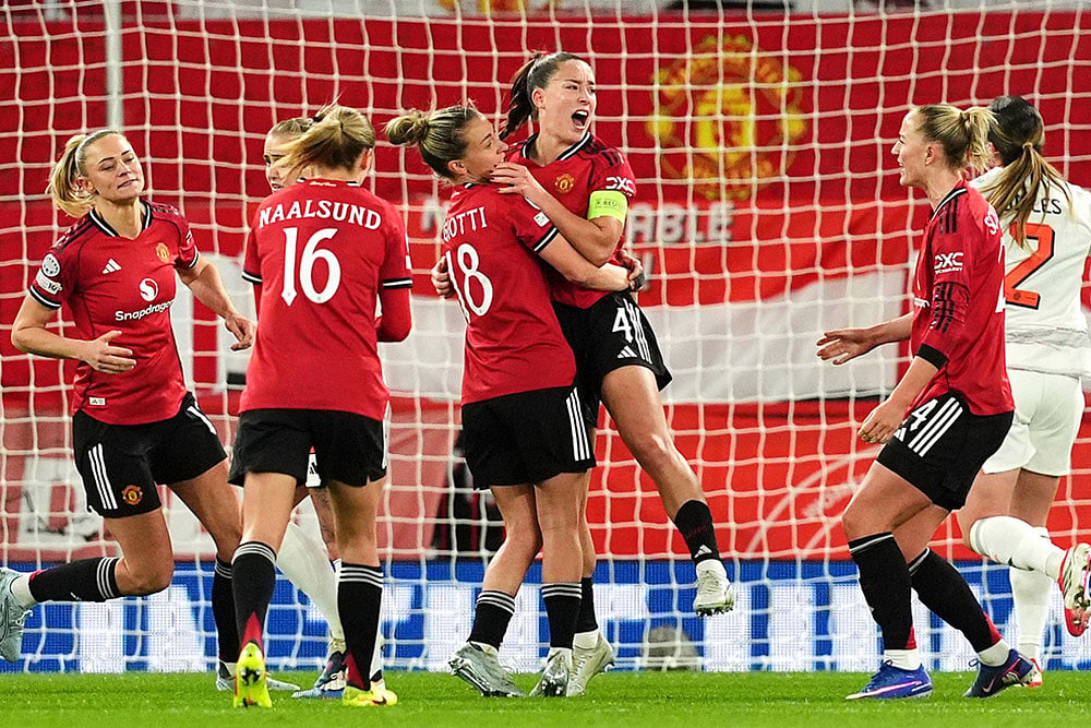 Manchester United vs Bayern Munich UEFA Womens Champions League