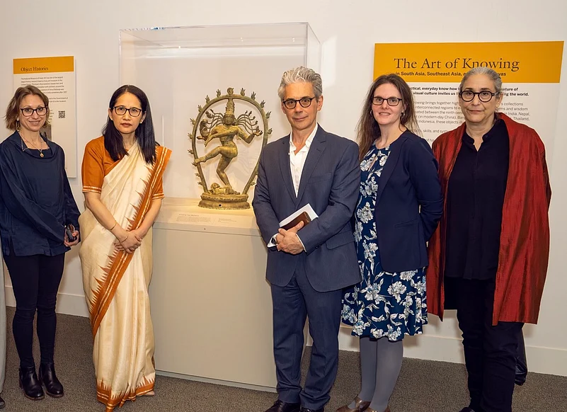 Return Stolen Temple Idols to India