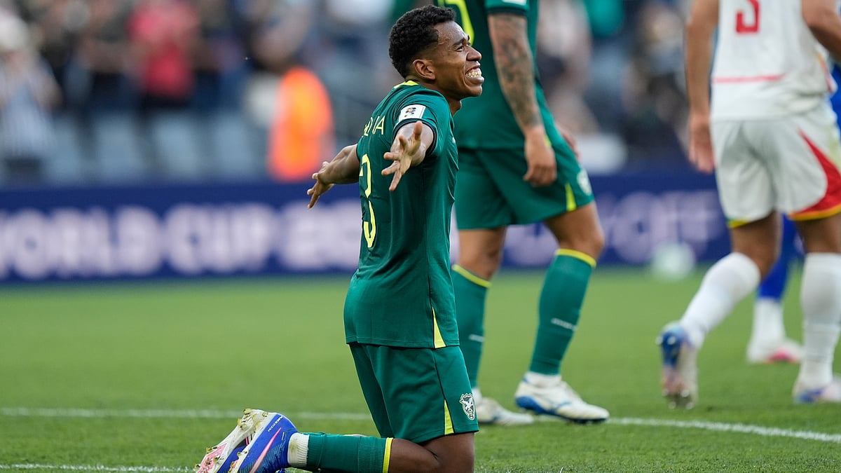 Bolivia's Diego Medina celebrates at the end of a World Cup playoff semifinal soccer match between Bolivia and Suriname in Monterrey, Mexico, Thursday, March 26, 2026.  - | Photo: AP/Fernando Llano