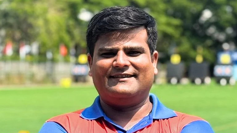 Chikitha Taniparthi and Rajat Chauhan won Compound mixed team gold medal at the Asia Cup-World Ranking Tournament Stage 1. - india_archery/X