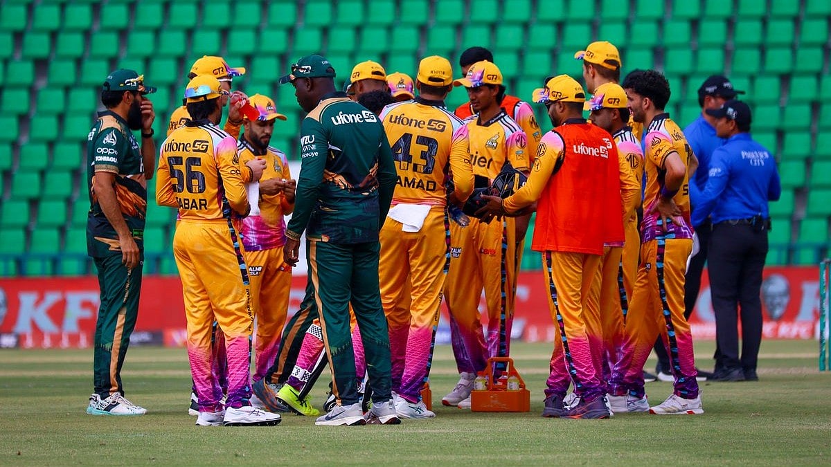 Peshawar Zalmi cricketers celebrate a wicket against Rawalpindi Pindiz during PSL 2026 clash at Lahore.  - thepslt20/x