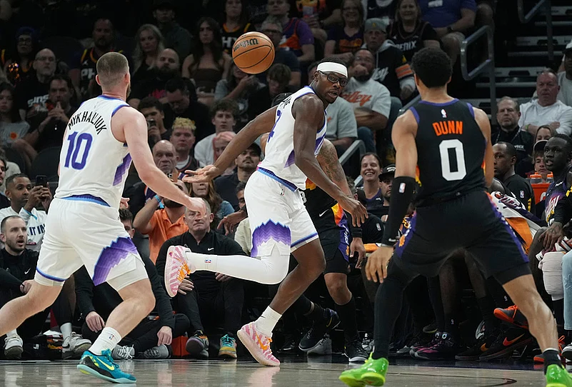 Phoenix Suns Vs Utah Jazz NBA basketball-Oscar Tshiebwe