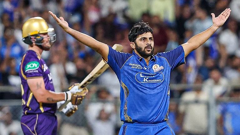 Shardul Strikes To Saved Mumbai Indians From Finn’s Onslaught. - X/@mipaltan