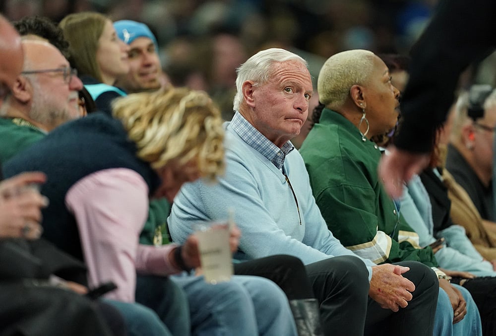Milwaukee Bucks Vs San Antonio Spurs NBA basketball-Jimmy Haslam