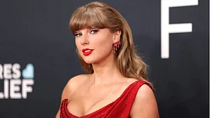 Instagram : Taylor Swift sued over Showgirl album trademark dispute