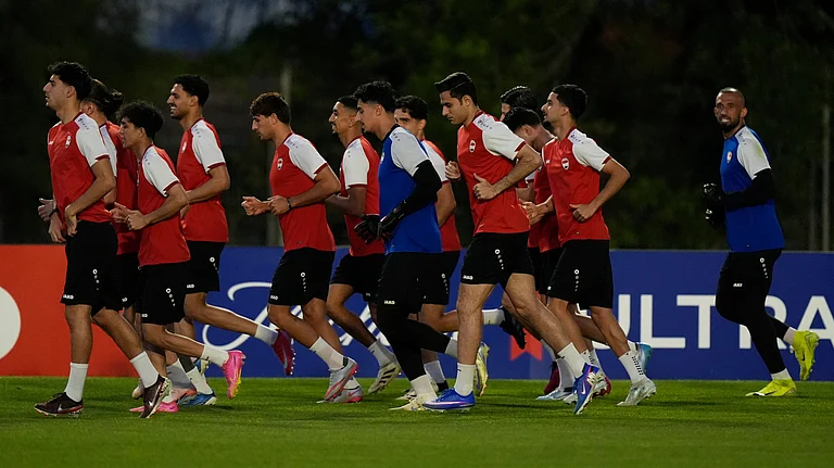 Iraq's players jog during a training session ahead of a World Cup 2026 qualifying soccer match against Bolivia in Monterrey, Mexico, Monday, March 30, 2026. - | Photo: AP/Fernando Llano