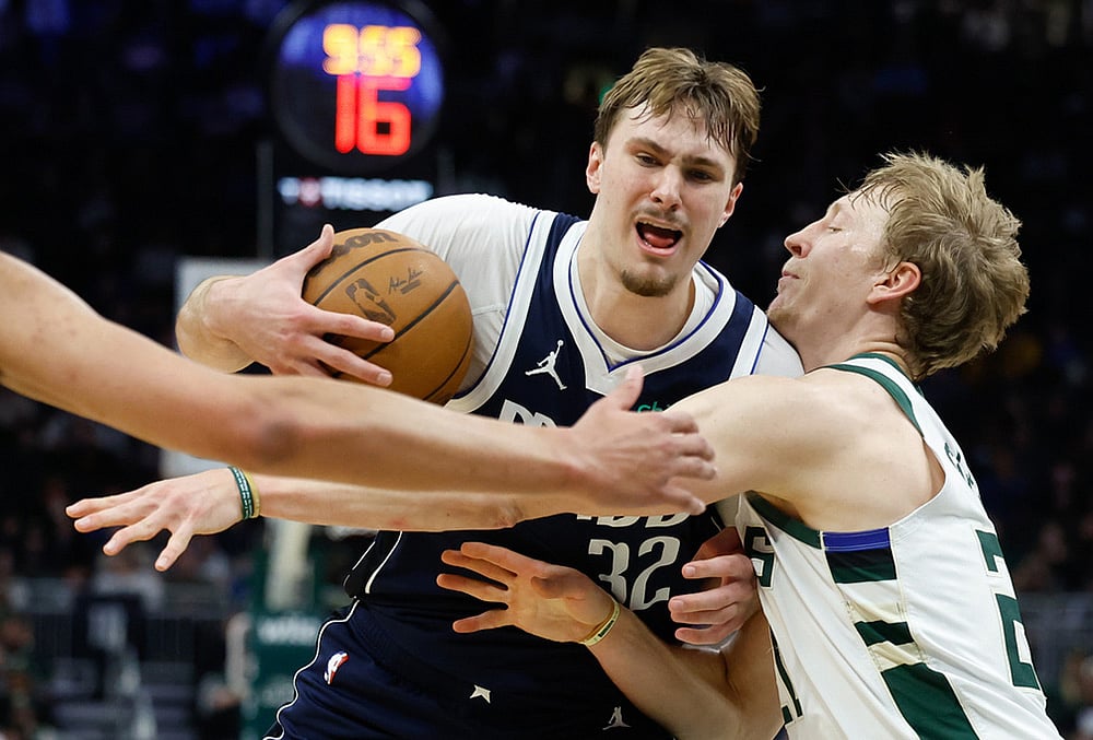 Milwaukee Bucks Vs Dallas Mavericks NBA game-Cooper Flagg