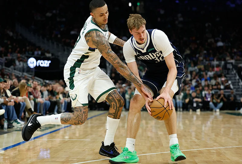 Milwaukee Bucks Vs Dallas Mavericks NBA game-Kyle Kuzma