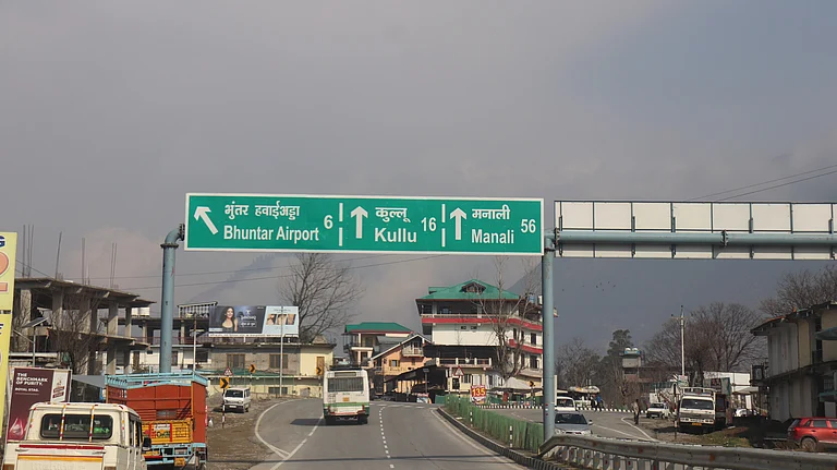 Sukhu Rolls Back Entry Tax Hike, Moves to Defuse Punjab Border Tensions
- Photo: PTI