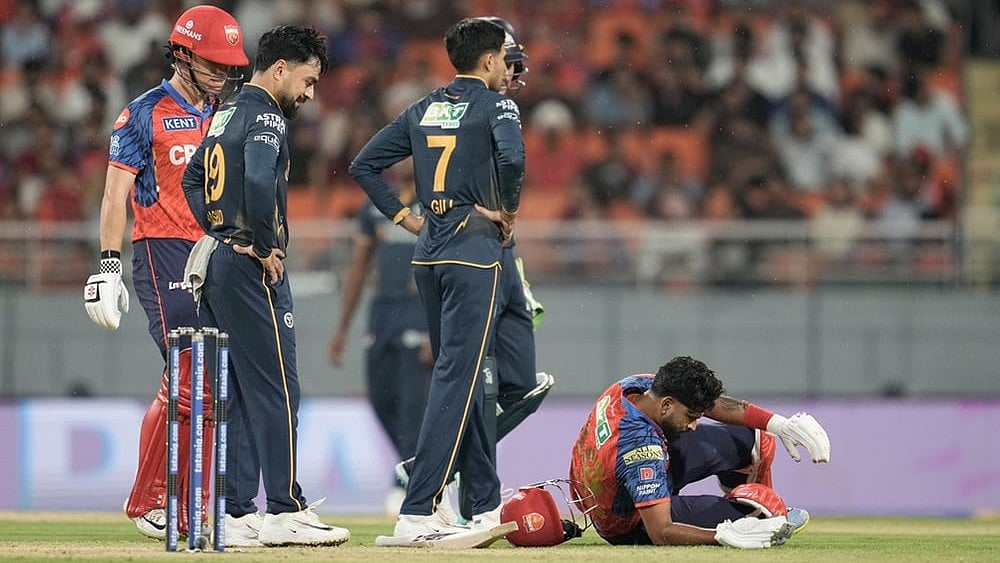 Shreyas Iyer Injury Scare photos-3