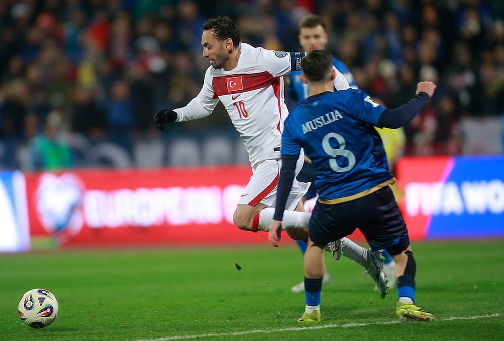 Kosovo vs Turkey World Cup qualifying playoff final-Turkeys Hakan Calhanoglu