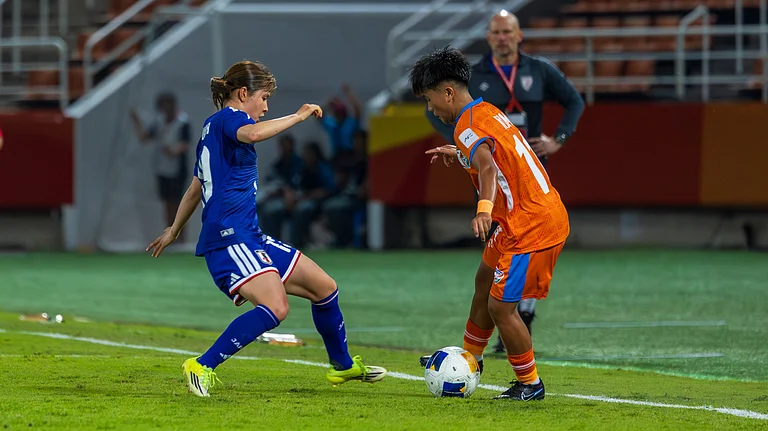India's Lhingdeikim Kipgen in action against Japan in theri AFC Women’s Asian Cup match on April 2, 2026. - | Photo: AIFF